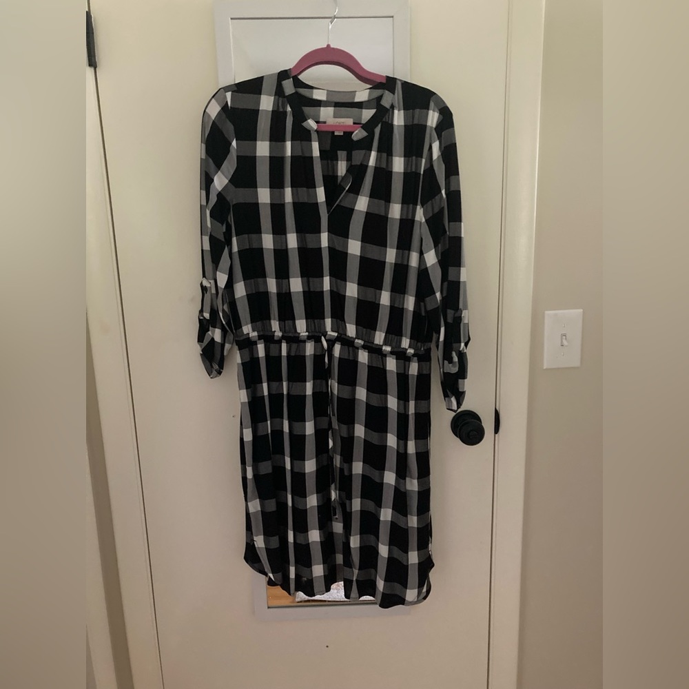 Loft White and black buffalo check woman’s dress